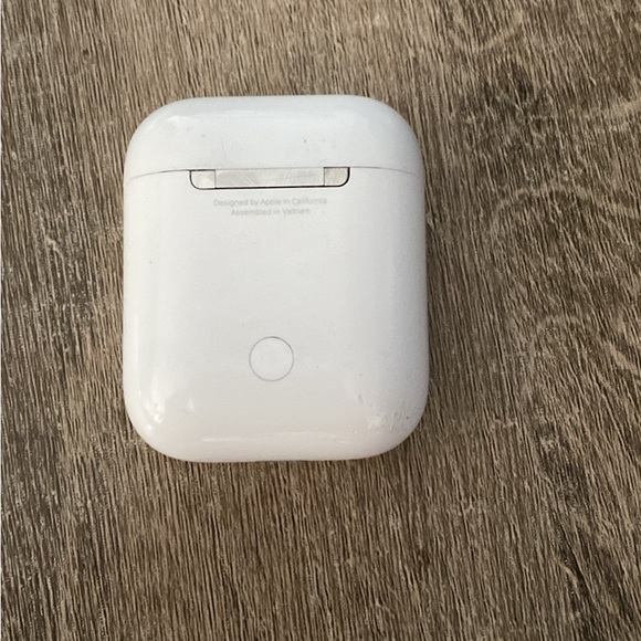 Real AirPods Gen 2 - Picture 3 of 4
